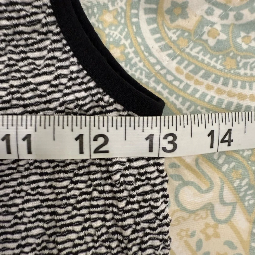 Sleeveless Striped Midi Dress Smocked Bodice L/XL Black and White LARK + GREY - Picture 3 of 7